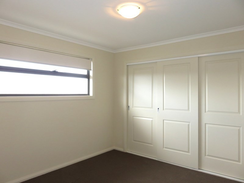 2/8 Prince Andrew Avenue, Lalor VIC 3075