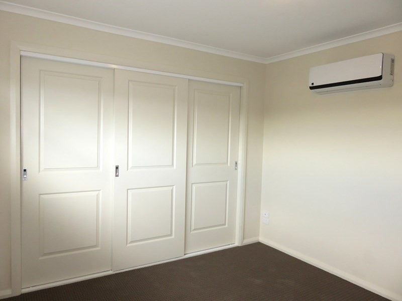 2/8 Prince Andrew Avenue, Lalor VIC 3075