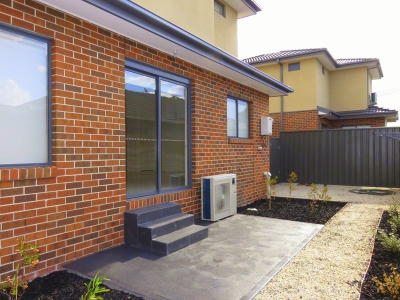 2/8 Prince Andrew Avenue, Lalor VIC 3075