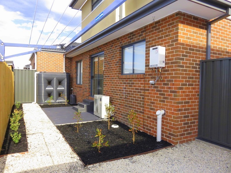 2/8 Prince Andrew Avenue, Lalor VIC 3075