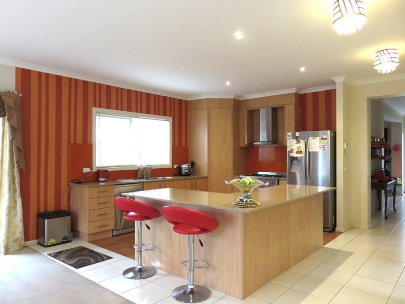 2 Balmoral Grove, Epping VIC 3076