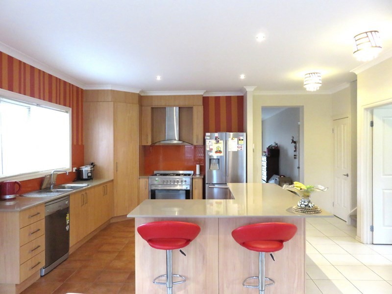 2 Balmoral Grove, Epping VIC 3076