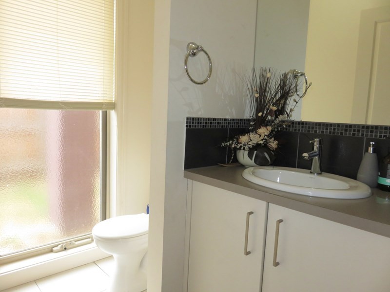 2 Balmoral Grove, Epping VIC 3076