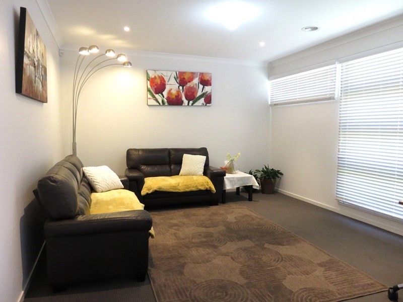 13 Lanesborough Way, Lalor VIC 3075