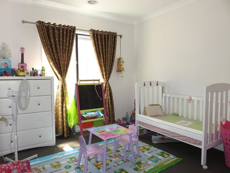 13 Lanesborough Way, Lalor VIC 3075