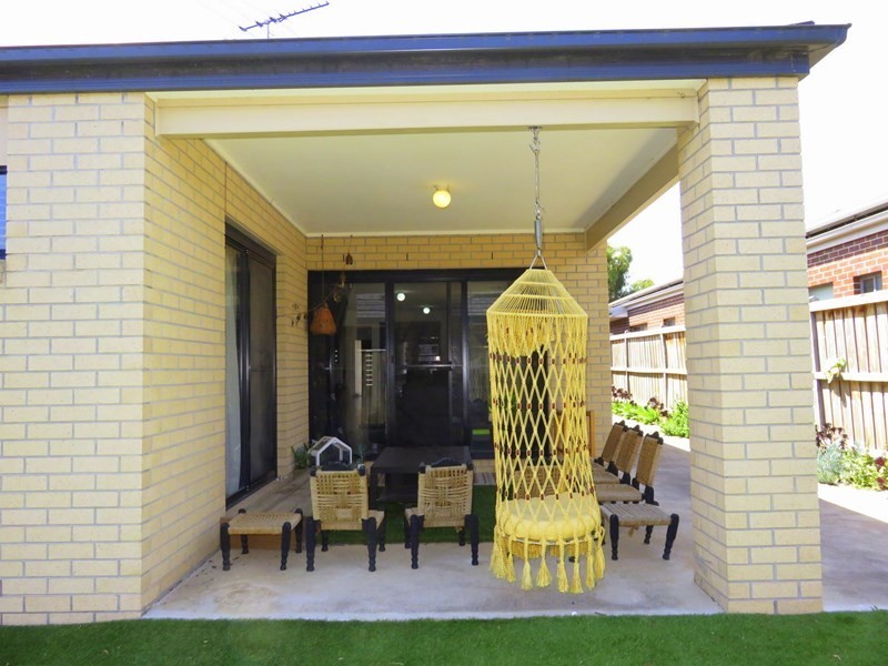 13 Lanesborough Way, Lalor VIC 3075