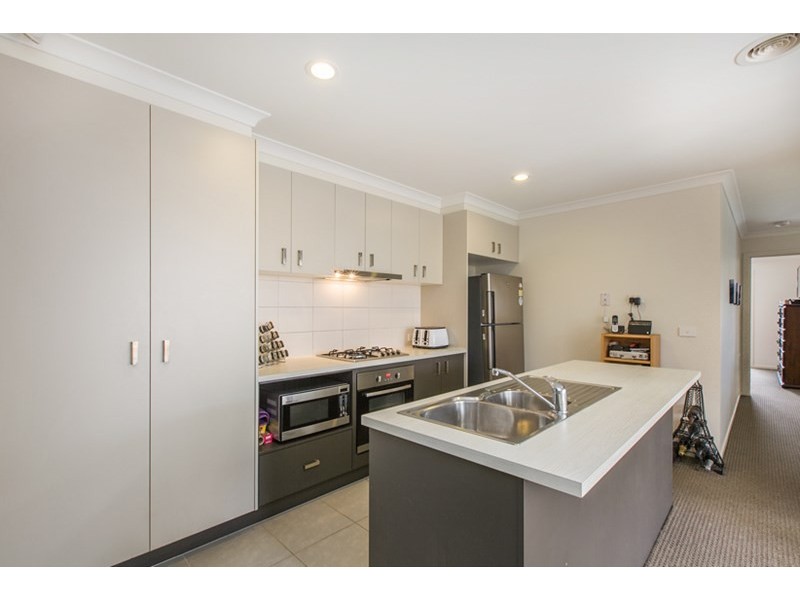 16 Lucca Walk, Mernda VIC 3754