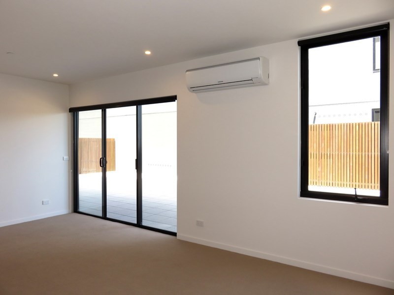 112/30 Oleander Drive, Mill Park VIC 3082