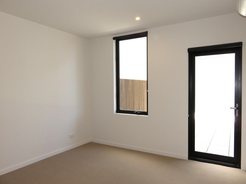 112/30 Oleander Drive, Mill Park VIC 3082