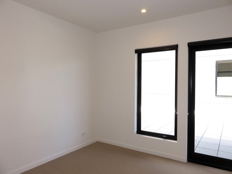 112/30 Oleander Drive, Mill Park VIC 3082