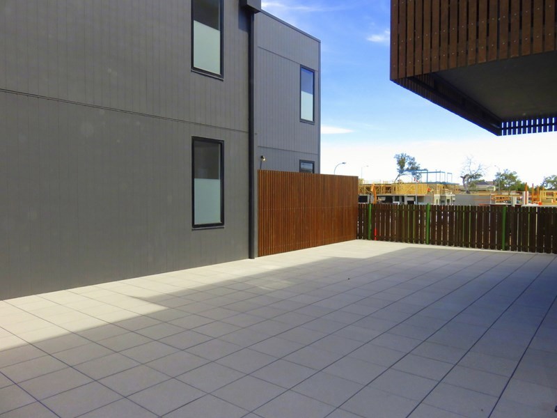 112/30 Oleander Drive, Mill Park VIC 3082