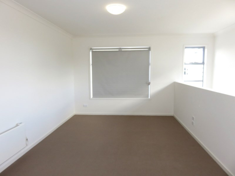 25 Woodcutters Grove, Epping VIC 3076