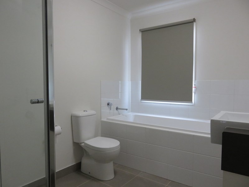 25 Woodcutters Grove, Epping VIC 3076