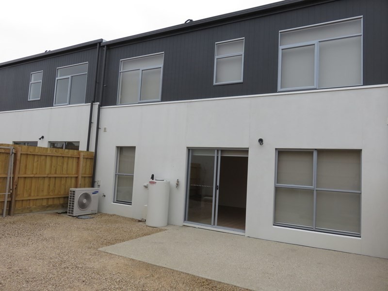 25 Woodcutters Grove, Epping VIC 3076