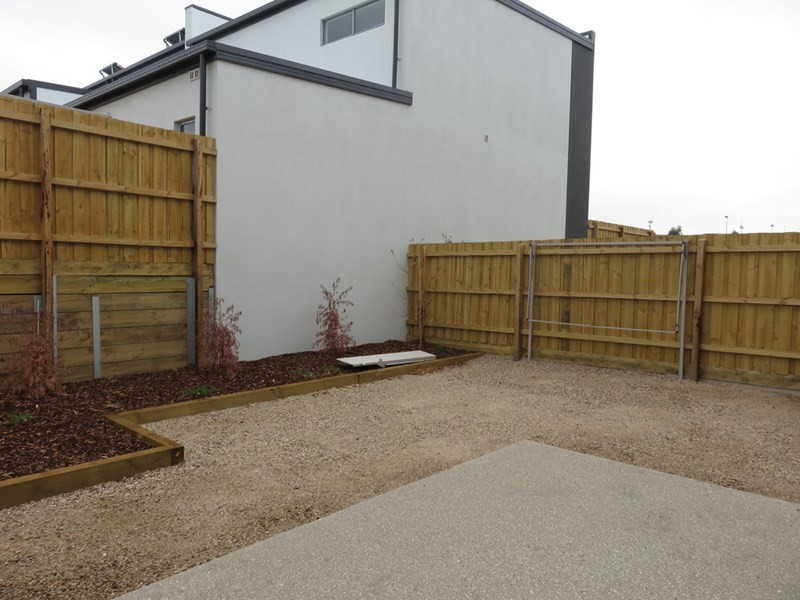 25 Woodcutters Grove, Epping VIC 3076