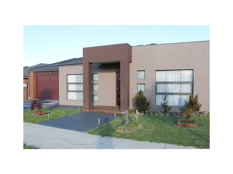 18 Creswick Drive, Wollert VIC 3750