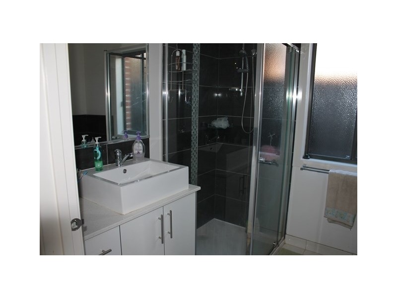 18 Creswick Drive, Wollert VIC 3750