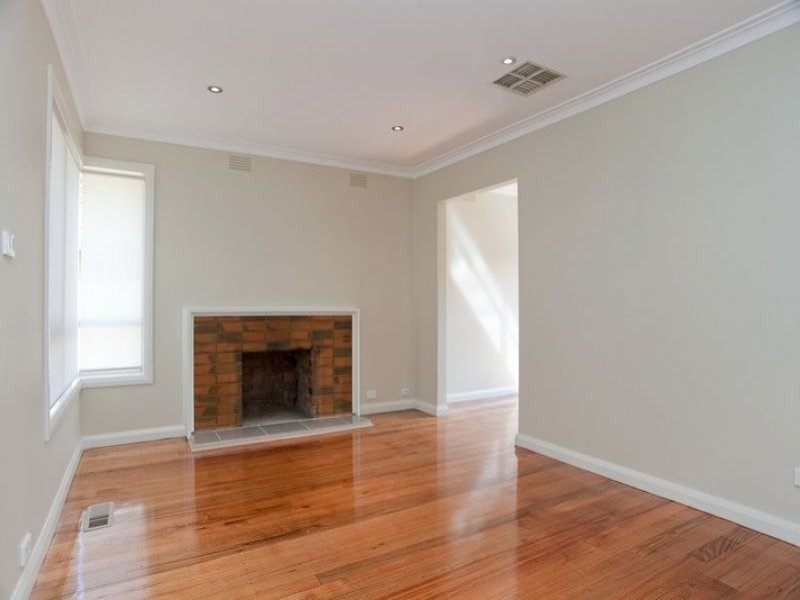 1/19 Lloyd Avenue, Epping VIC 3076