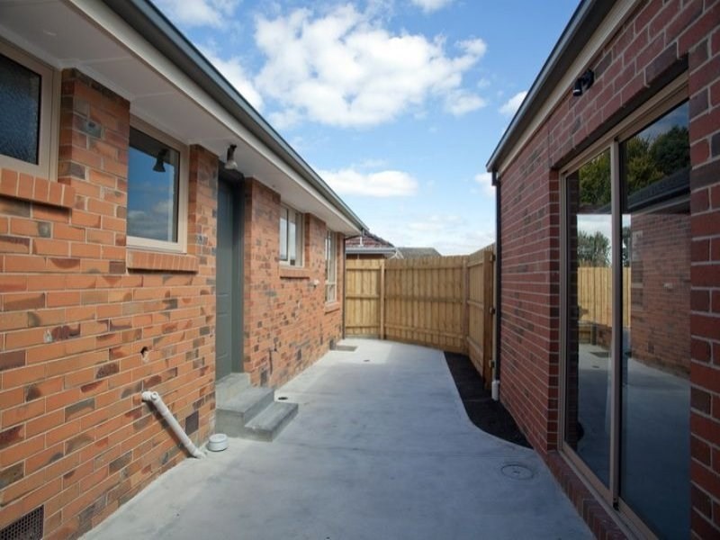 1/19 Lloyd Avenue, Epping VIC 3076