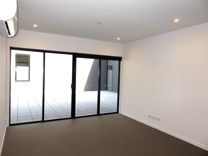 310/30 Oleander Drive, Mill Park VIC 3082