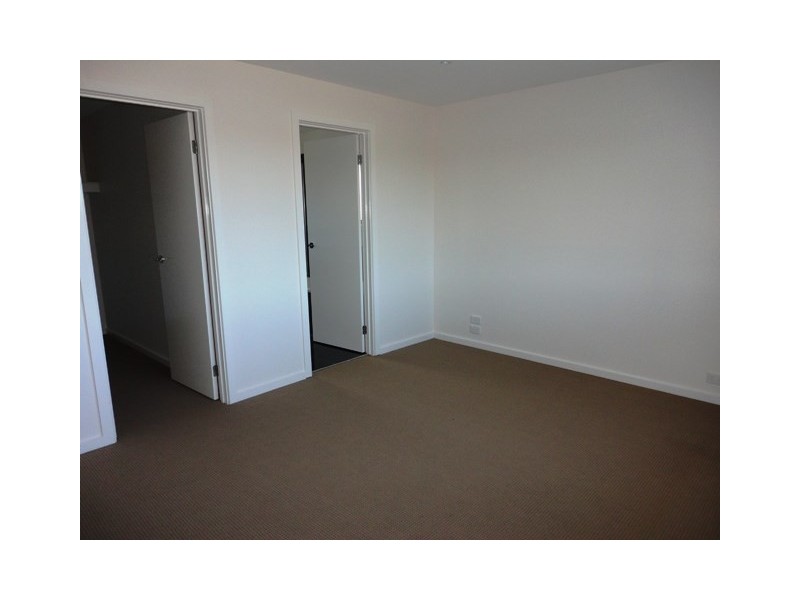 6 Saint Nikola Terrace, Lalor VIC 3075