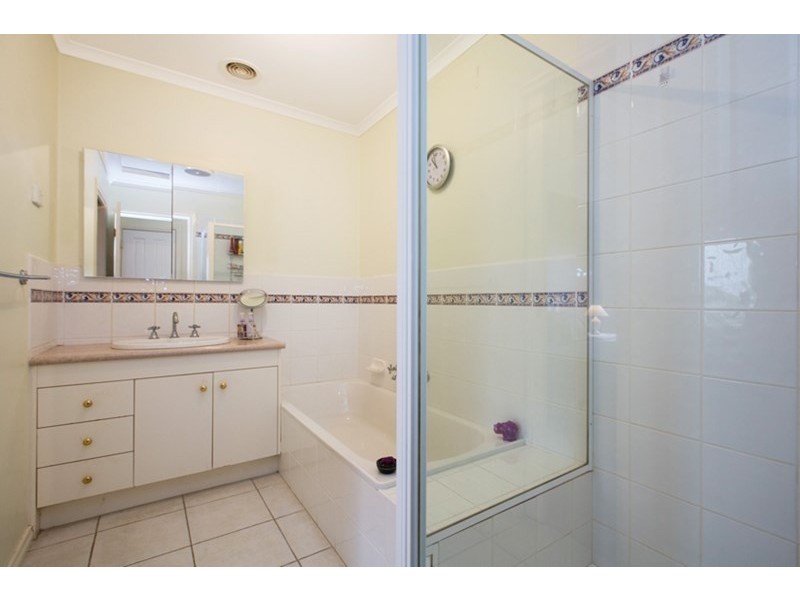 2/31 Loxton Terrace, Epping VIC 3076