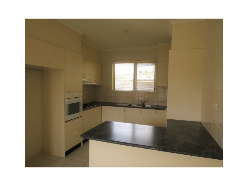 28 Kennedy Parade, Roxburgh Park VIC 3064