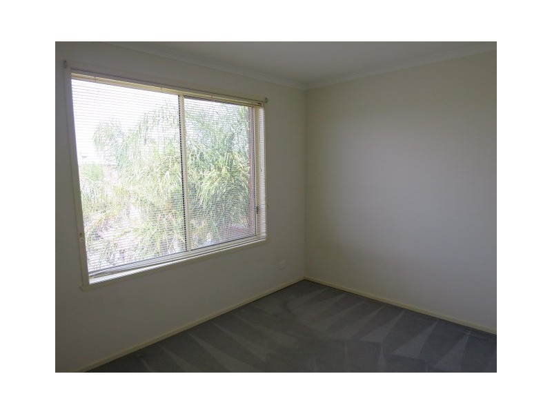 28 Kennedy Parade, Roxburgh Park VIC 3064