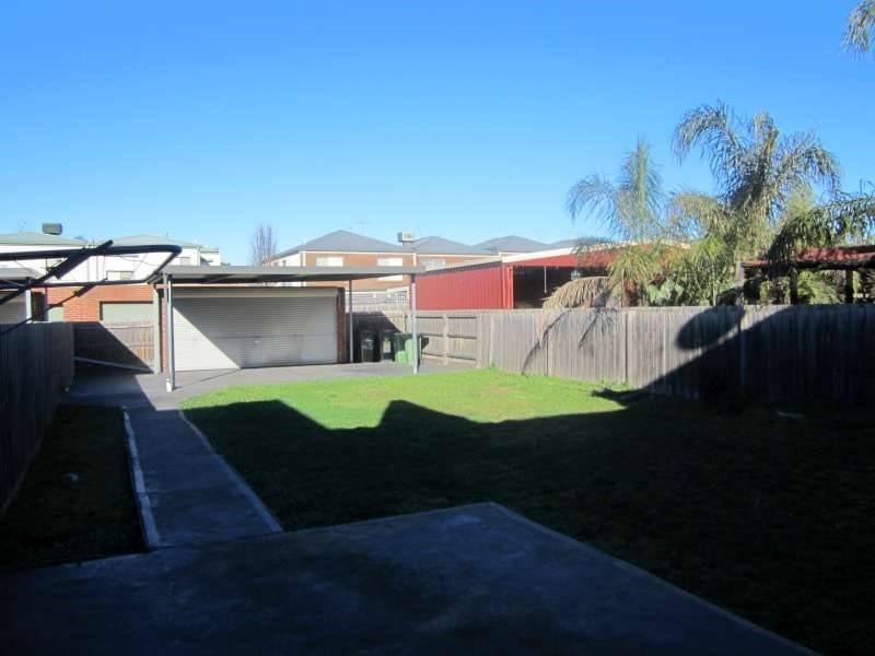 28 Kennedy Parade, Roxburgh Park VIC 3064