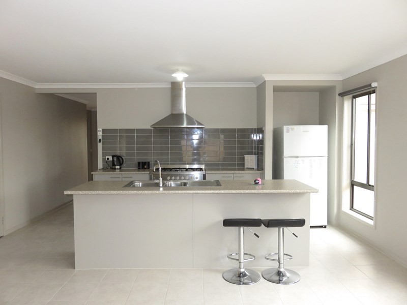 28 Beresford Road, Wollert VIC 3750