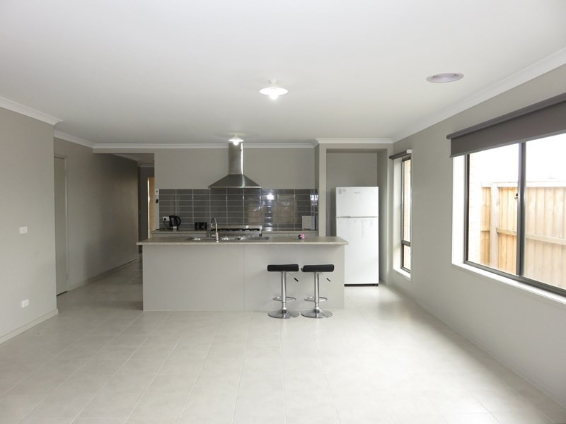 28 Beresford Road, Wollert VIC 3750