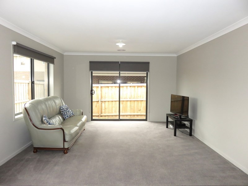 28 Beresford Road, Wollert VIC 3750