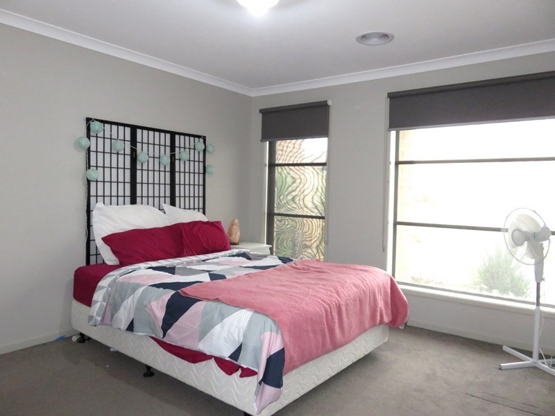 28 Beresford Road, Wollert VIC 3750