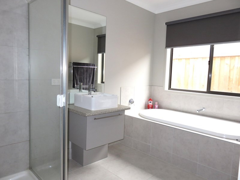 28 Beresford Road, Wollert VIC 3750