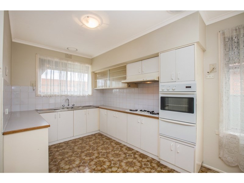 19 Kingsway Drive, Lalor VIC 3075