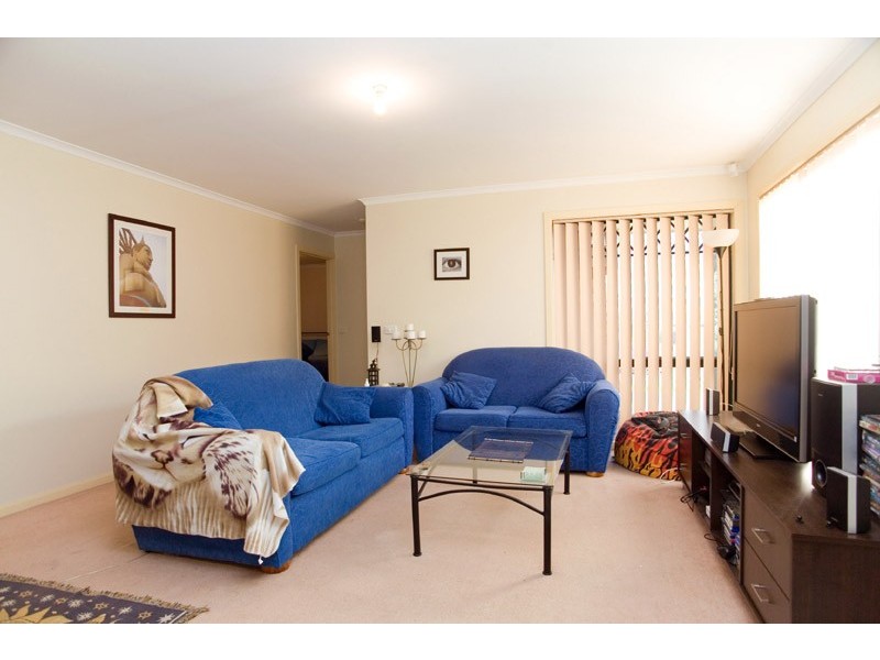 2/27 Oldfield Place, Epping VIC 3076