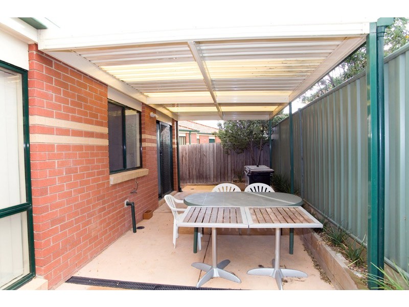 2/27 Oldfield Place, Epping VIC 3076