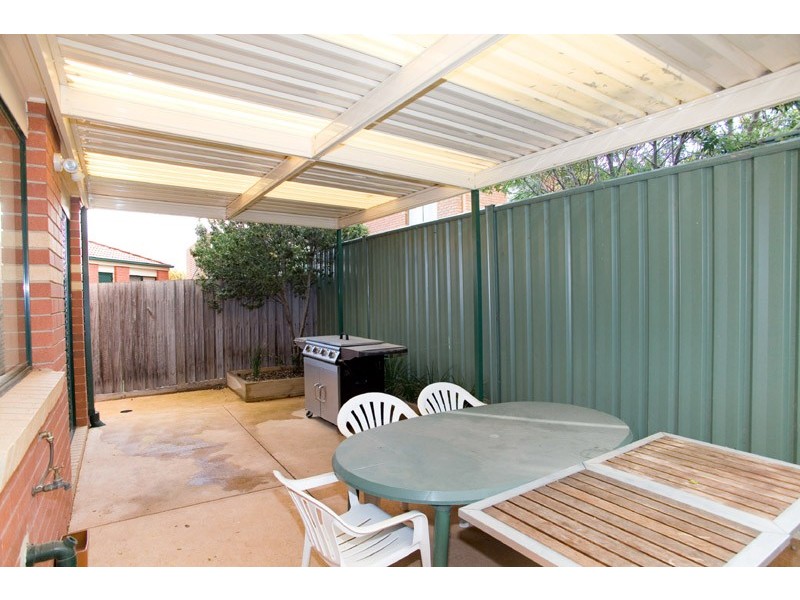 2/27 Oldfield Place, Epping VIC 3076