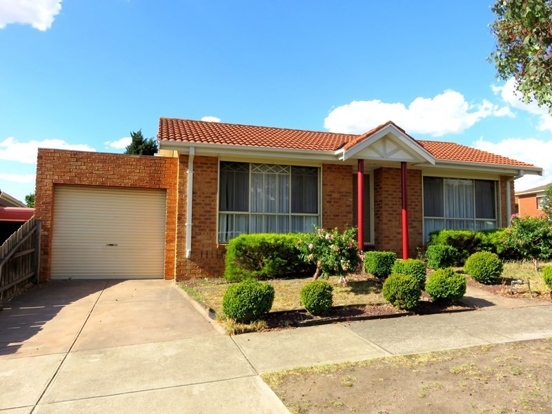 67 Bowman Drive, Mill Park VIC 3082