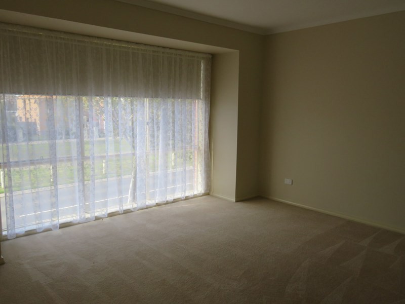 63 The Lakes Boulevard, South Morang VIC 3752