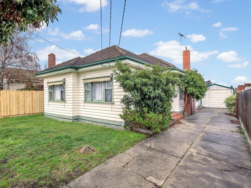 6 CLARK Street, Reservoir VIC 3073