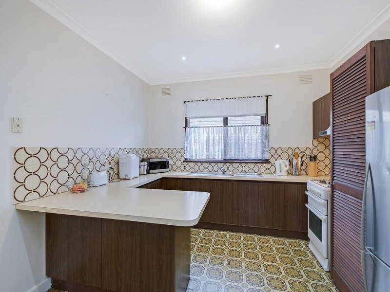 6 CLARK Street, Reservoir VIC 3073