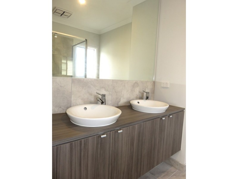 1 Butchart Passage, Wollert VIC 3750