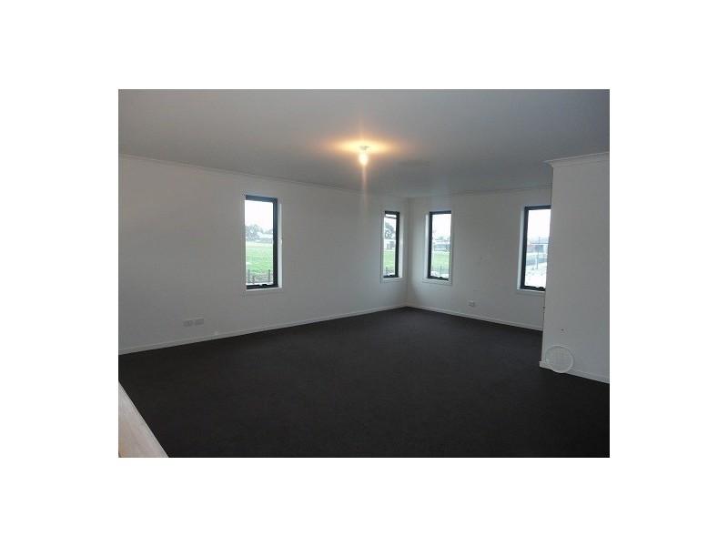 51 Lyndarum Drive, Epping VIC 3076