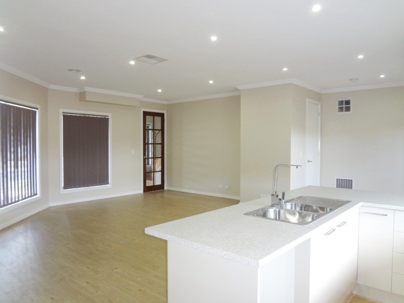 2/35 Glendale Avenue, Epping VIC 3076