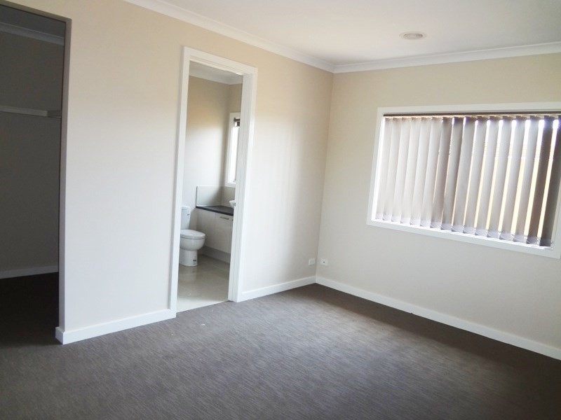 2/35 Glendale Avenue, Epping VIC 3076