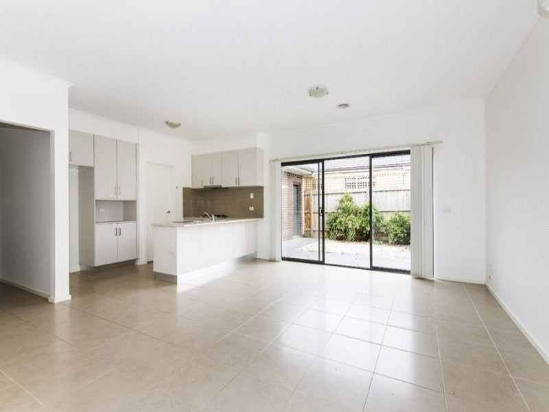 32 OVENS Circuit, Whittlesea VIC 3757