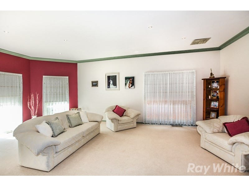 8 Buick Crescent, Mill Park VIC 3082