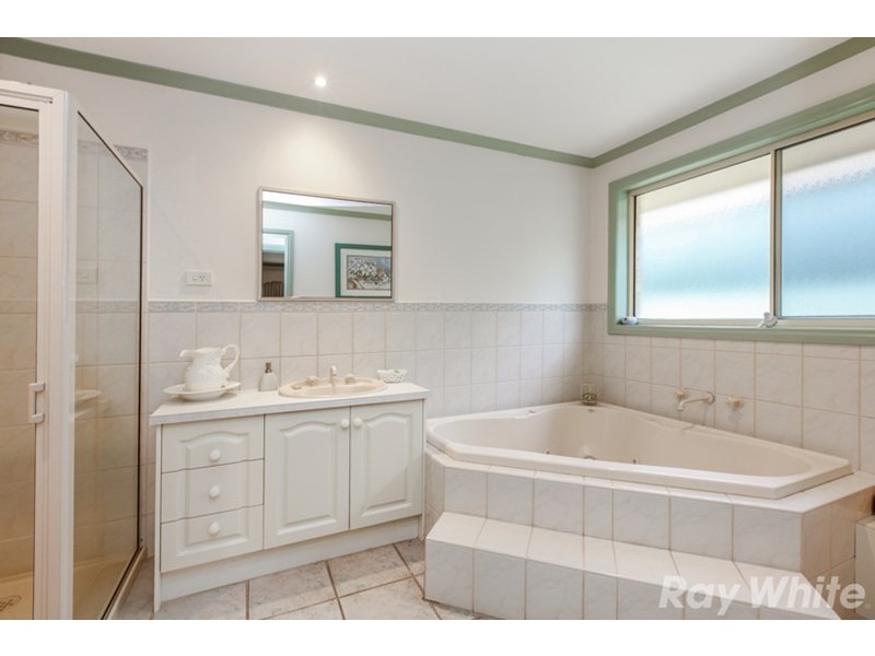 8 Buick Crescent, Mill Park VIC 3082