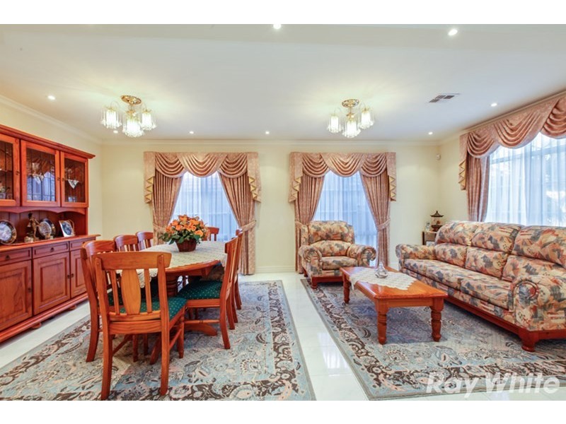 12 Lazar Grove, South Morang VIC 3752